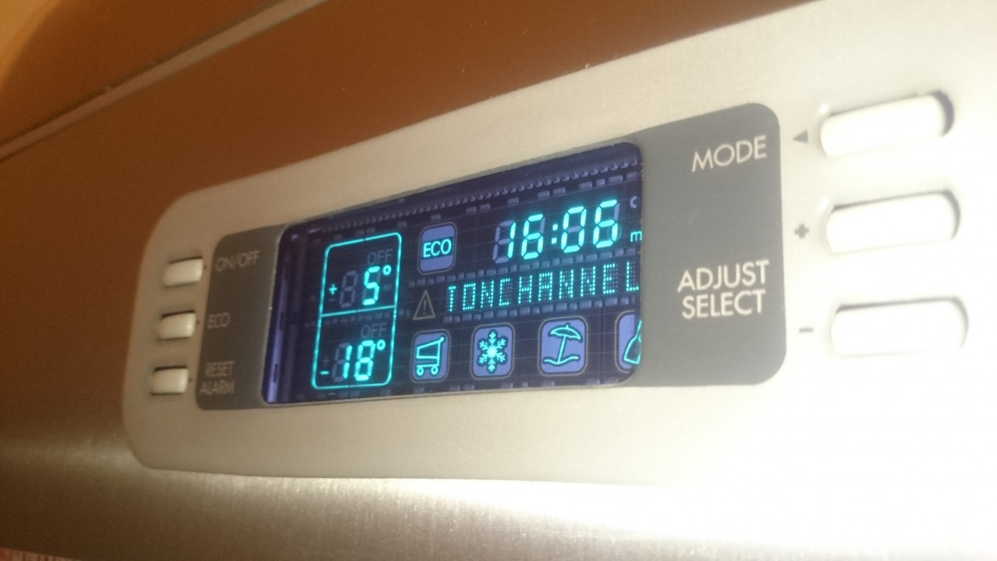 Reparatii placi electronice frigidere Ariston, revizie aer conditionat